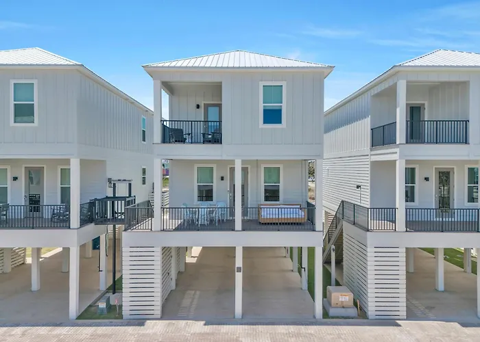 Holiday home The Hangout House By The Madison Liv Collection