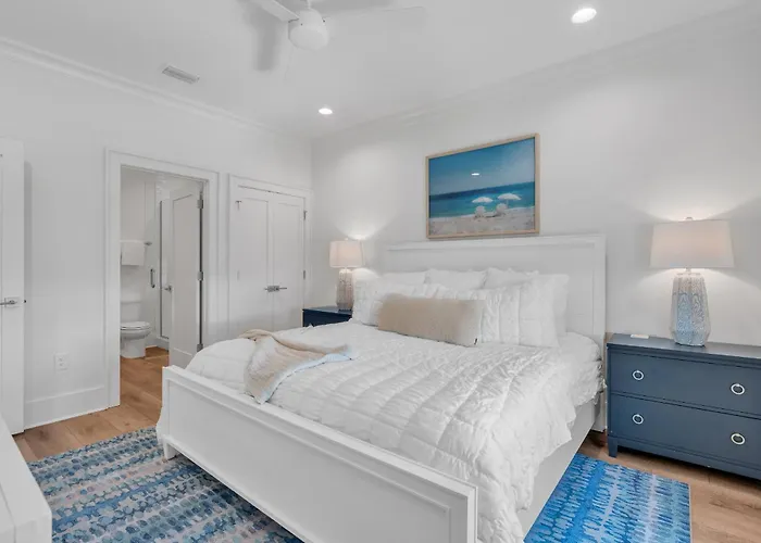 The Hangout House By The Madison Liv Collection Holiday home *